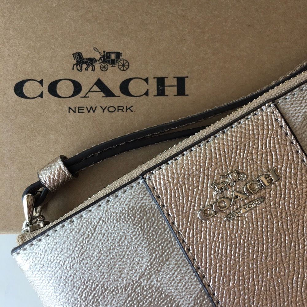 NEW Coach zip wristlet rose gold card holder - Picture 6 of 7